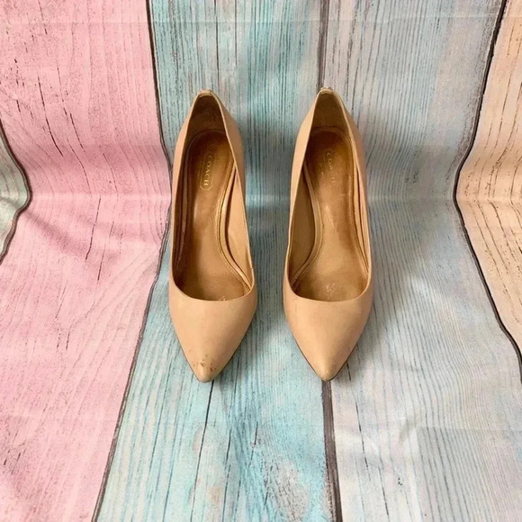 Coach pointy toe nude color pumps - Picture 2 of 13